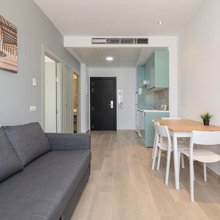 Apartment With Free Parking And Pool Bormujos Exteriér fotografie