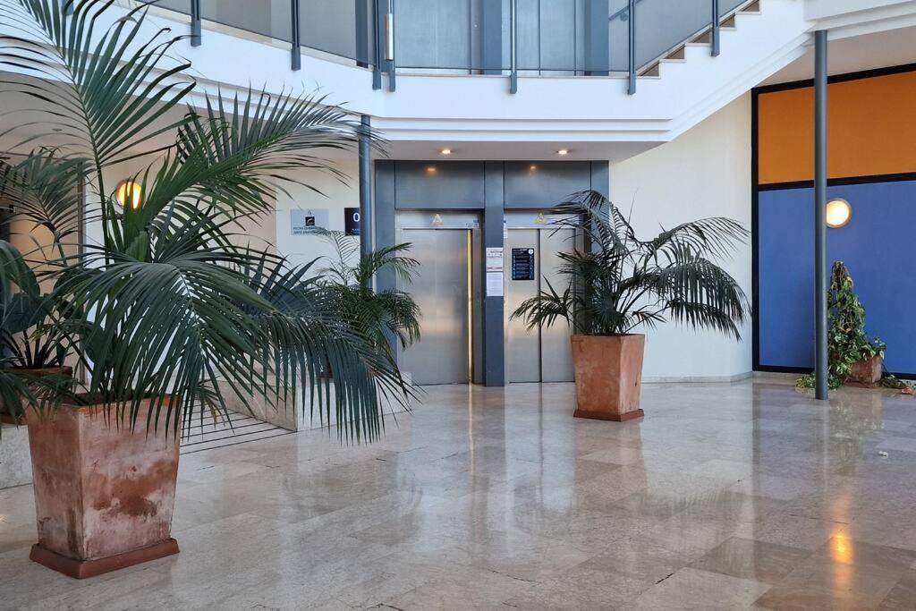 Apartment With Free Parking And Pool Bormujos Exteriér fotografie