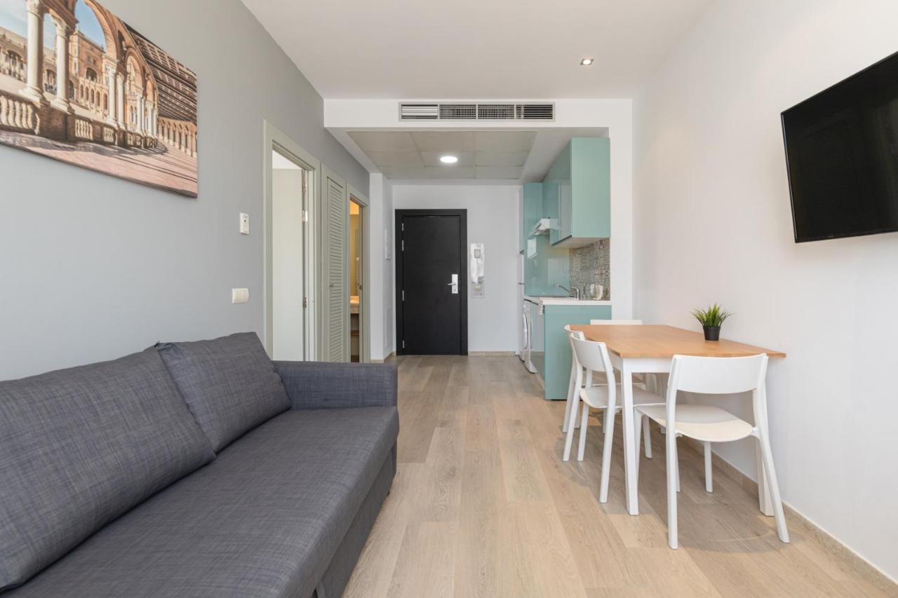 Apartment With Free Parking And Pool Bormujos Exteriér fotografie