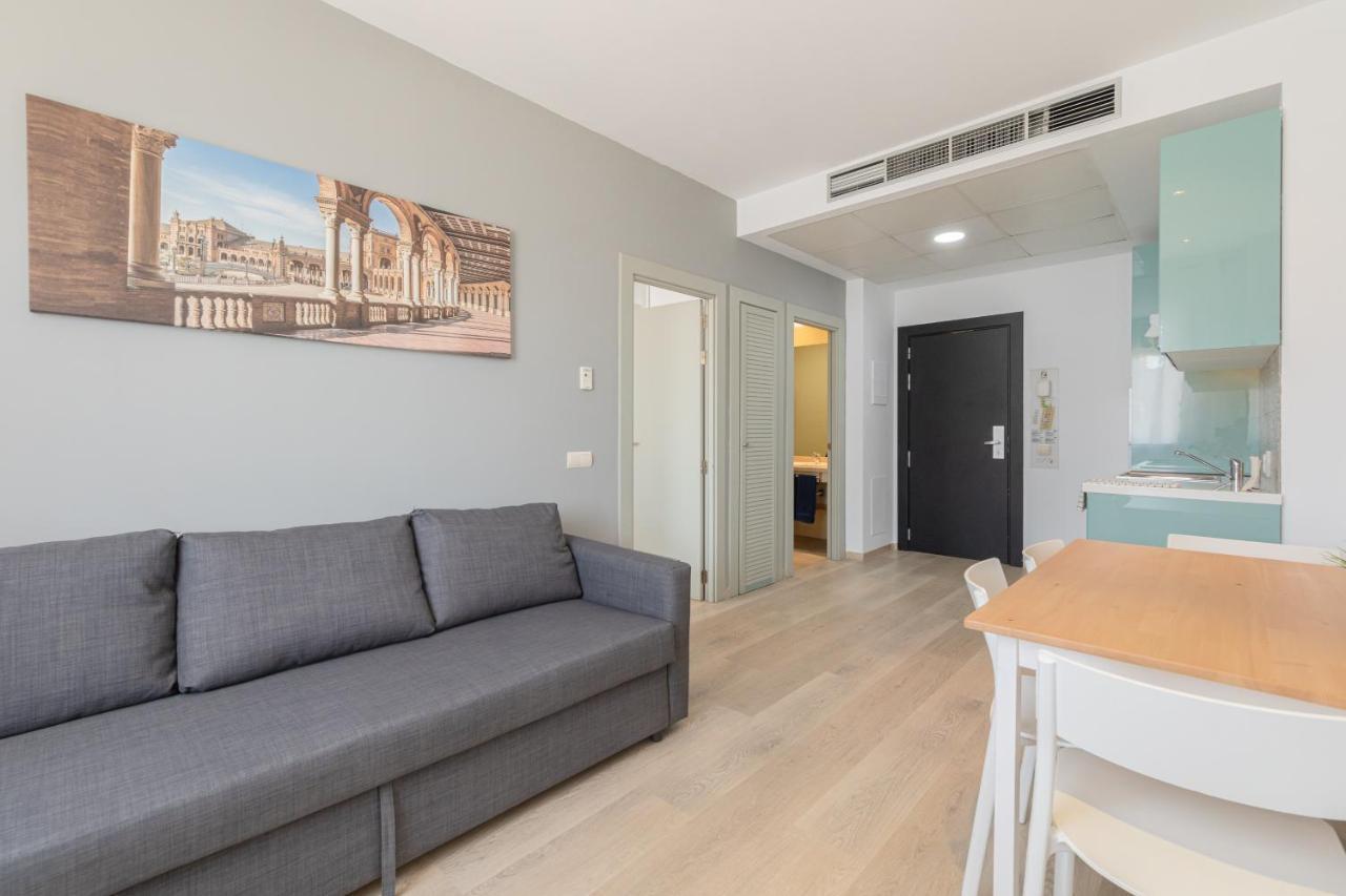 Apartment With Free Parking And Pool Bormujos Exteriér fotografie
