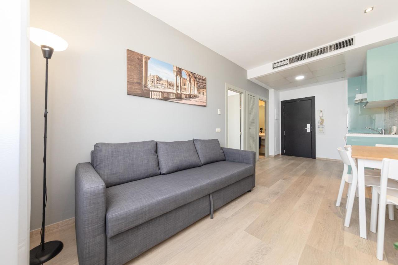 Apartment With Free Parking And Pool Bormujos Exteriér fotografie