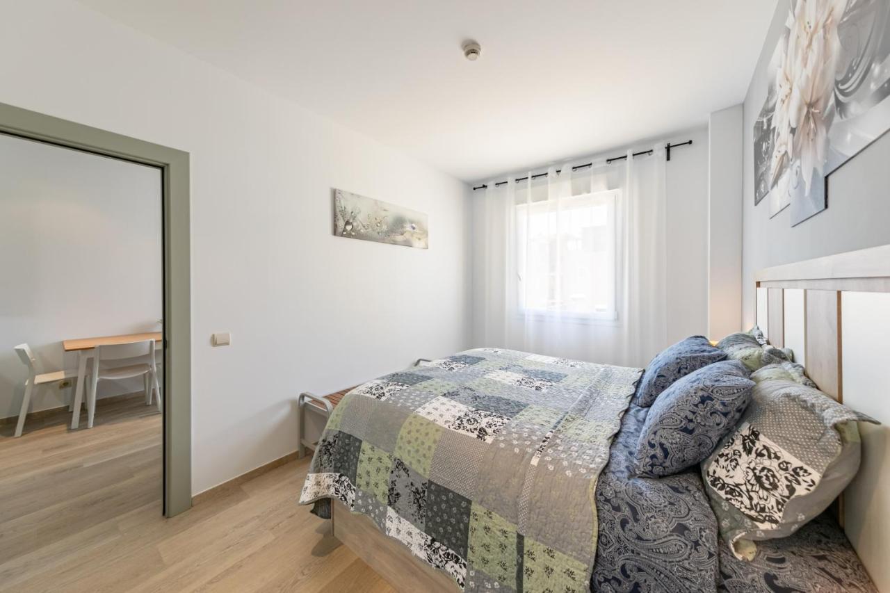 Apartment With Free Parking And Pool Bormujos Exteriér fotografie