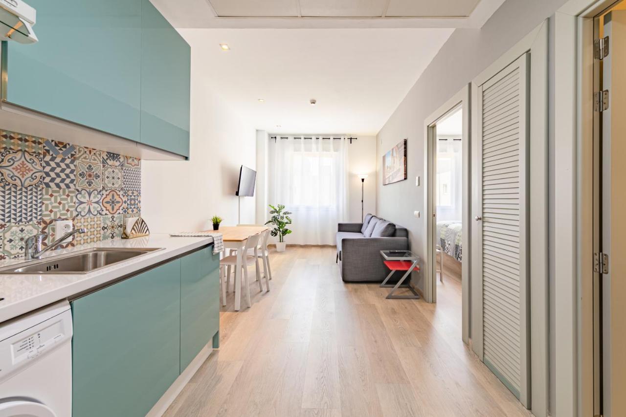 Apartment With Free Parking And Pool Bormujos Exteriér fotografie