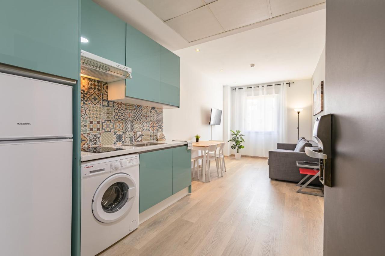 Apartment With Free Parking And Pool Bormujos Exteriér fotografie