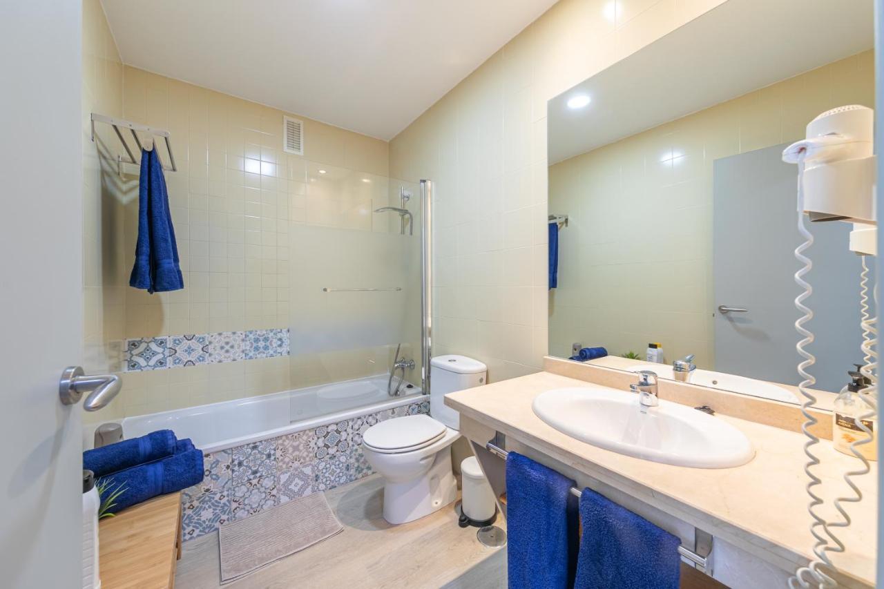 Apartment With Free Parking And Pool Bormujos Exteriér fotografie