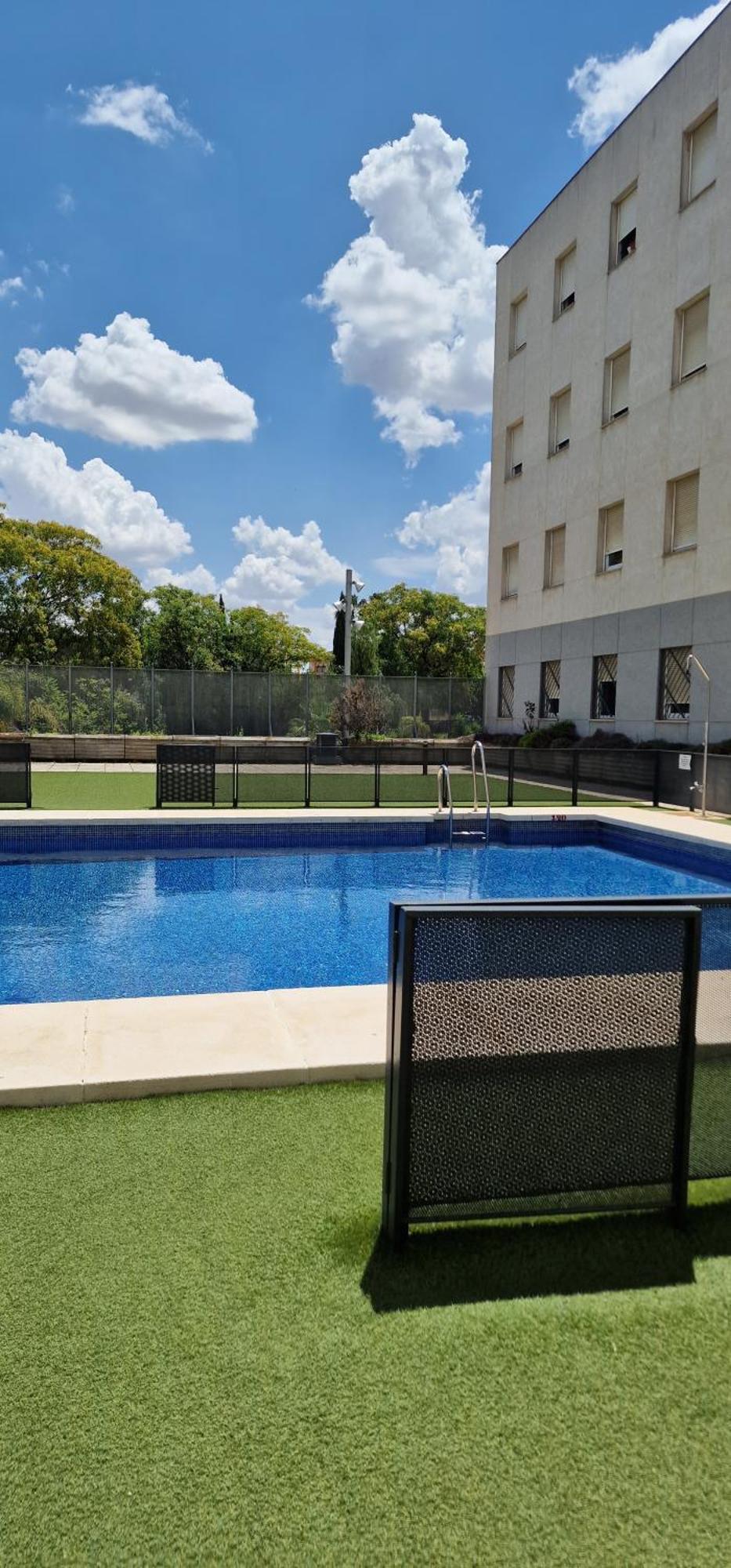 Apartment With Free Parking And Pool Bormujos Exteriér fotografie