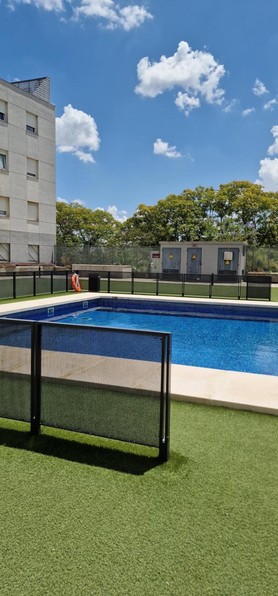Apartment With Free Parking And Pool Bormujos Exteriér fotografie